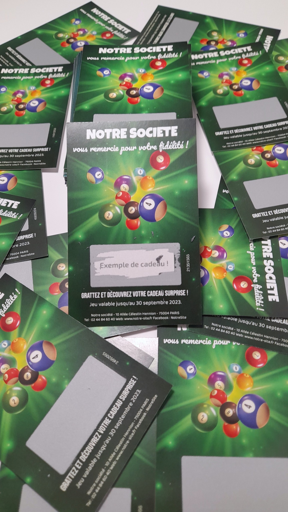 O uso de raspadinhas para fins publicitários está se tornando cada vez mais comum hoje em dia. Na verdade, as raspadinhas representam uma maneira ideal para pequenas e grandes empresas promoverem seu nome e logotipo, garantindo que a mensagem seja realmente recebida pelo público-alvo. Elas oferecem às empresas uma variedade de possibilidades de promoção e podem ser usadas para marketing direto, oferecendo aos clientes a oportunidade de ganhar dinheiro ou recompensas. Vamos ver como as empresas podem aproveitar as raspadinhas para melhorar sua marca e sua imagem junto ao público.